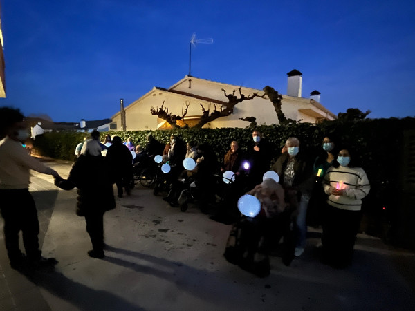 Assistim a la 1a Encesa de Llums de Nadal de la Residència Bel Edad Canigó d'Abrera