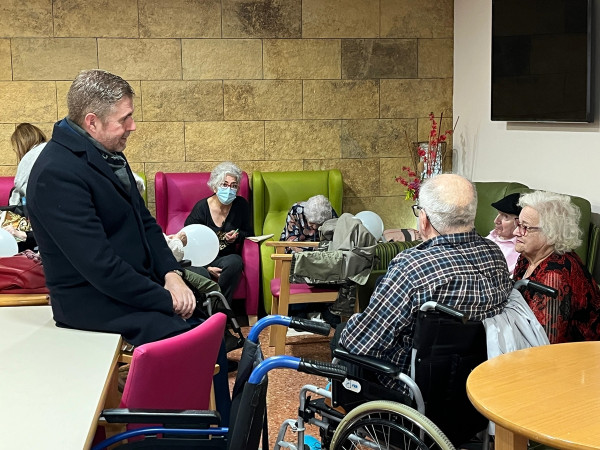 Assistim a la 1a Encesa de Llums de Nadal de la Residència Bel Edad Canigó d'Abrera