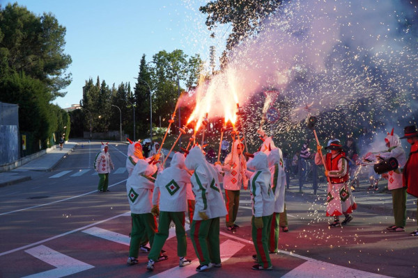 Celebrem els 45 anys de la Colla de Diables Bram de Foc d'Abrera amb una gran jornada festiva i dos correfocs!