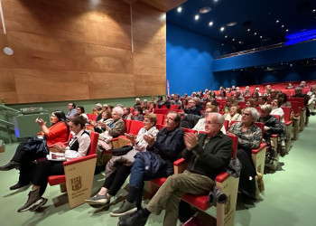 Donem el tret de sortida al XXVI Concurs de Teatre Amateur Vila d’Abrera amb 'Sense apuntador' del Grup Amalgama Teatre de Barcelona