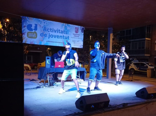 La música urbana del grup FMP Crew tanca el Cicle Musical d'Abrera a la plaça de Rafael Casanova