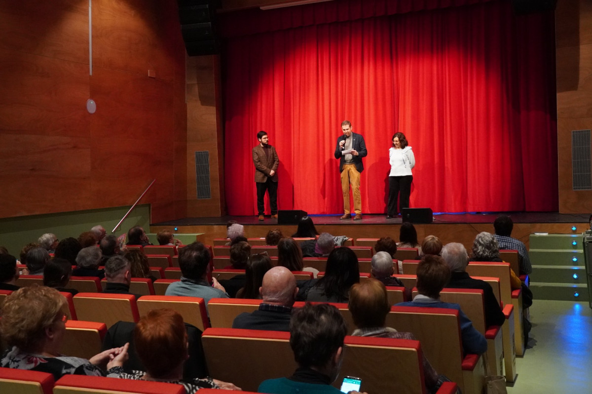 Donem el tret de sortida al XXVI Concurs de Teatre Amateur Vila d’Abrera amb 'Sense apuntador' del Grup Amalgama Teatre de Barcelona