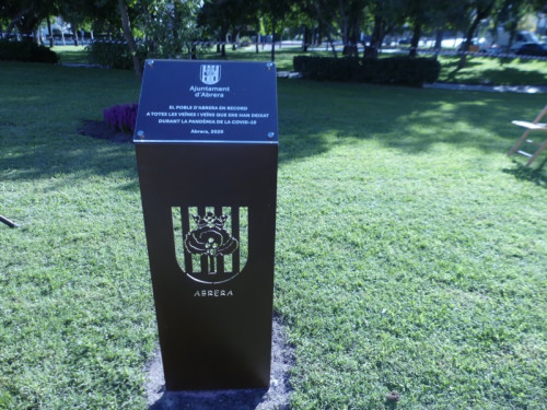 Homenatgem les veïnes i veïns que ens han deixat durant la pandèmia de la Covid-19