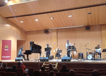 Gaudim del concert del Mar Serra Grup a l'Auditori del Centre Polivalent, dins el Cicle Musical d'Abrera