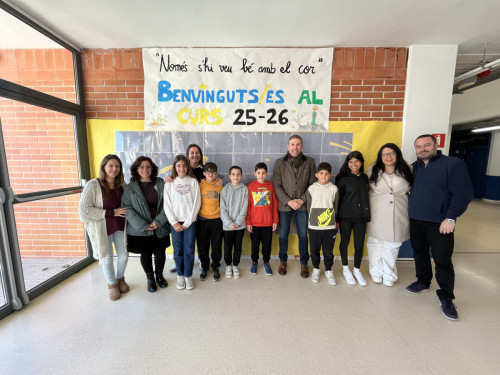 Obsequiem amb una entrada pel tobogan gegant als i les escolars residents a Abrera - Escola Francesc Platón i Sartí