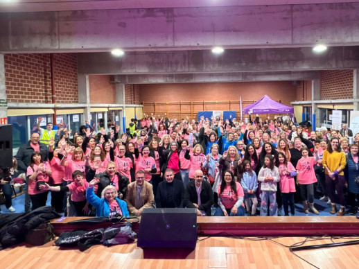 Abrera Municipi Feminista! Més de 300 persones han participat en la sisena Marxa Nocturna de la Dona a Abrera, amb el lema 'Juntes fem nostra la nit'