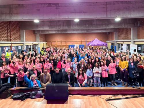 Abrera Municipi Feminista! Més de 300 persones han participat en la sisena Marxa Nocturna de la Dona a Abrera, amb el lema 'Juntes fem nostra la nit'