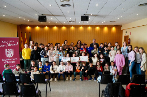 Abrera promou la cultura emprenedora amb el programa CuEmE. Les cooperatives de 5è de l’Escola Francesc Platón i Sartí han presentat els seus projectes i han recollit els seus NIF