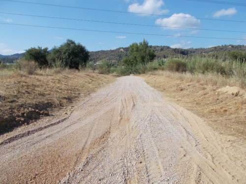 Treballem en l'adequació del camí dels Horts de Can Morral del Riu i de l’estació de bombament de l’ACA a Sant Hilari