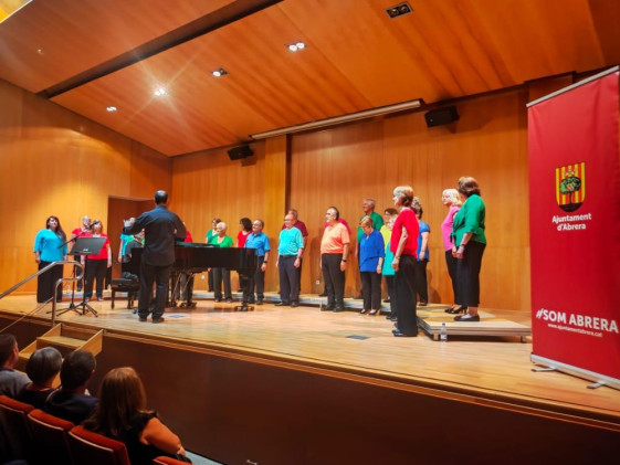 Donem el tret de sortida de les activitats pre Festa Major i gaudim del concert de la Coral Contrapunt i el Cor de Gòspel d'Abrera!