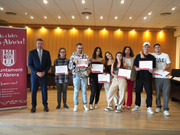 A Abrera apostem per la formació! Lliurem els diplomes acreditatius a l'alumnat de diversos cursos del Departament de Promoció Econòmica. Enhorabona a tothom!