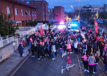 Abrera Municipi Feminista! Més de 300 persones han participat en la sisena Marxa Nocturna de la Dona a Abrera, amb el lema 'Juntes fem nostra la nit'
