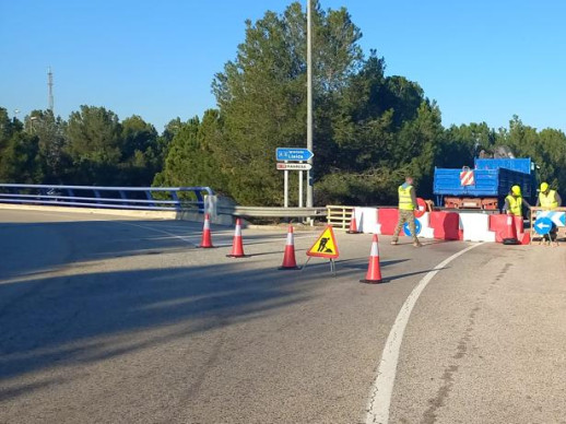 Del dilluns 20 al dimecres 29 de novembre (ambdós inclosos), s'ha tallat el ramal d’incorporació a l’autovia A-2 en sentit Lleida, des del barri de Les Carpes d’Abrera, per treballs d'instal·lació de pantalles acústiques