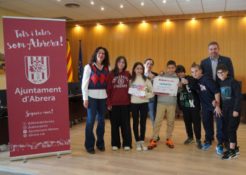 Abrera promou la cultura emprenedora amb el programa CuEmE. Les cooperatives de 5è de l’Escola Francesc Platón i Sartí han presentat els seus projectes i han recollit els seus NIF