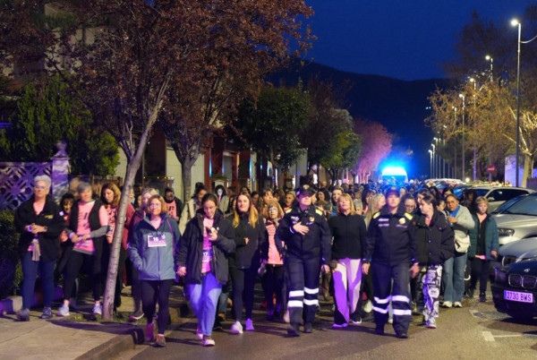 Abrera Municipi Feminista! Més de 300 persones han participat en la sisena Marxa Nocturna de la Dona a Abrera, amb el lema 'Juntes fem nostra la nit'