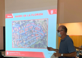 Ens reunim amb l'Associació de Veïns del barri de La Florida per explicar el pla de xoc de millora del barri