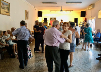 El veïnat del barri de Santa Maria de Vilalba d'Abrera viu la seva Festa Major, amb diferents propostes adreçades a tota la família!