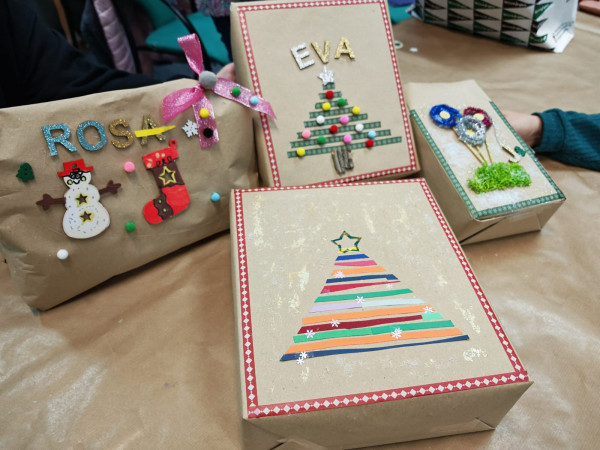 Activitats de Nadal a la Biblioteca - Taller d'embolcalls creatius de Nadal