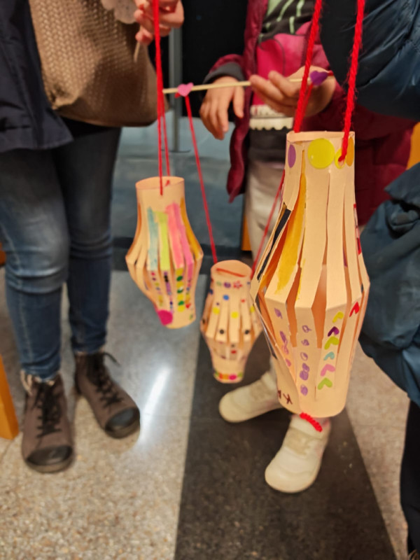 Activitats de Nadal a la Biblioteca - Taller de fanalets