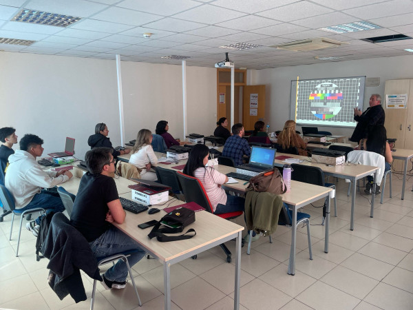 Alumnes del curs d'ACTIC I que realitzem durant el mes d'abril de 2025.