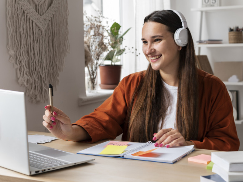 Abrera amb el teixit empresarial! Fem difusió del Grau Superior en Transport i Logística que ofereix la Fundació Sesé