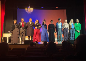 Concurs de Teatre Amateur Vila d'Abrera 2025. Dissabte 12 d'abril: 'Les Indòmites', amb Els Carlins de Manresa