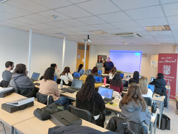 Curs de gestió administrativa 2026