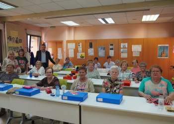 Visitem l'Aula d'Adults Municipal i l'Escola Municipal de Música d'Abrera per desitjar a tothom un bon curs escolar 2025-2026