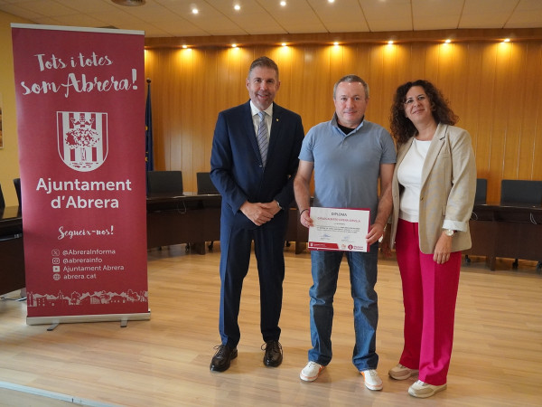A Abrera apostem per la formació! Lliurem els diplomes acreditatius a l'alumnat de diversos cursos del Departament de Promoció Econòmica. Enhorabona a tothom!