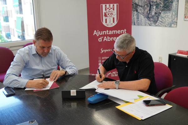 L'Ajuntament d'Abrera i l'Agrupació Esportiva Abrera impulsem un programa de futbol adaptat per promoure l'envelliment actiu, una nova iniciativa per fomentar la salut, el benestar i la inclusió a través de l'esport