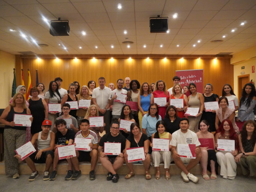 A Abrera apostem per la formació! Lliurem els diplomes acreditatius a l'alumnat de diversos cursos del Departament de Promoció Econòmica. Enhorabona a tothom!