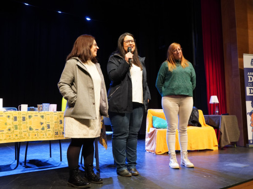 Abrera, municipi feminista! Commemorem el Dia Internacional de les Dones amb diverses propostes que s'allarguen durant tot el mes de març. Participeu-hi! Teatre Fórum 'Escolta'm'