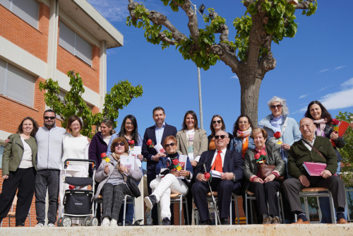 Els centres educatius abrerencs celebren un any més la Diada de Sant Jordi amb Jocs Florals, activitats i la participació de les associacions de famílies d'alumnes. Escola Francesc Platón i Sartí