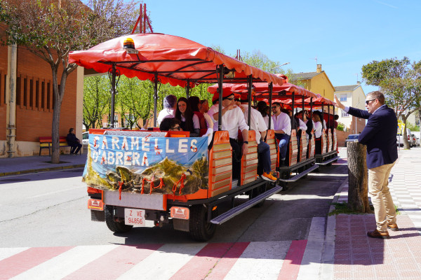 La cantada de Caramelles d’Abrera omple, un any més, els nostres carrers de música i companyonia. Moltes gràcies a tothom!