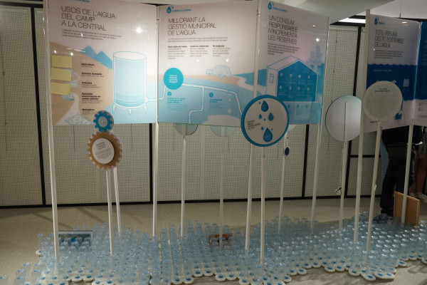 Les escoles abrerenques visiten l’exposició ‘La vida de l’aigua’ en el nou Espai Artístic Pere Torres d’Abrera