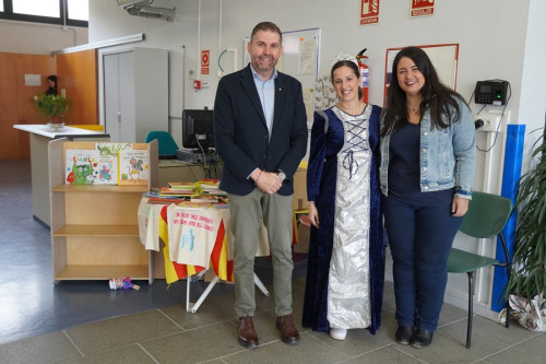 Els centres educatius abrerencs celebren la Diada de Sant Jordi amb Jocs Florals, activitats i la participació de les associacions de mares i pares. Escola Bressol Municipal Món Petit