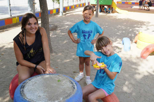 Avancen a bon ritme les inscripcions del Casal Municipal d’Estiu i de l’Escola Esportiva Municipal d’Abrera: ja hi ha 489 infants apuntats. Inscripcions obertes fins dijous 14 de maig, inclòs!