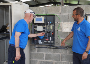 Duem a terme tasques d'adequació de les  instal·lacions de la Piscina Municipal d'Estiu per preparar la nova temporada, que comença aquest diumenge 7 de juny