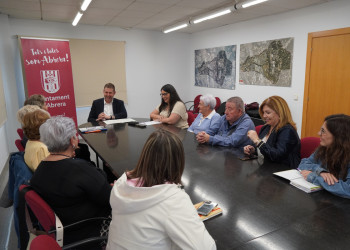 Signem un conveni de col·laboració amb l'Associació de Gent Gran d'Abrera per continuar treballant de forma conjunta en la promoció de l'envelliment actiu