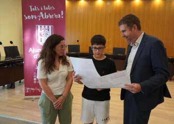 lliurament dels xecs als guanyadors del Concurs de Cartells de la Festa Major