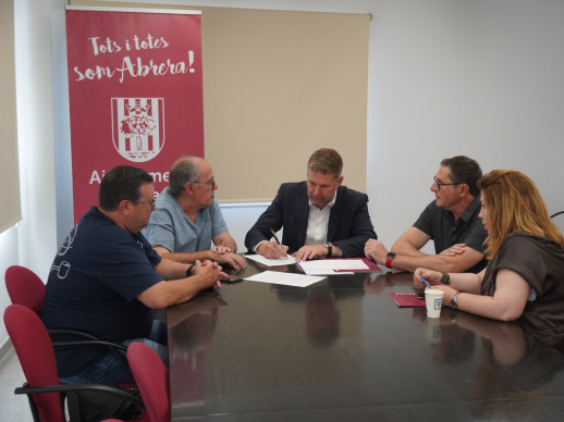 Signem un nou conveni de col·laboració entre l'Ajuntament d'Abrera i l’Associació Cavalcada de Reis d’Abrera