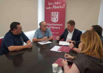 Signem un nou conveni de col·laboració entre l'Ajuntament d'Abrera i l’Associació Cavalcada de Reis d’Abrera