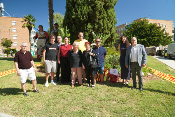 Ofrena floral al monument de Rafael Casanova. Grup Municipal Alternativa en Comú