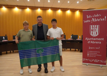 Entrega de la bandera d'Abrera al nostre consistori