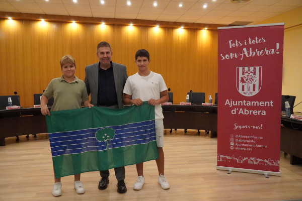 Entrega de la bandera d'Abrera al nostre consistori
