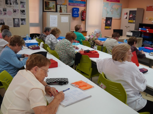 Visitem l'Aula d'Adults Municipal i l'Escola Municipal de Música d'Abrera per desitjar a tothom un bon curs escolar 2025-2026