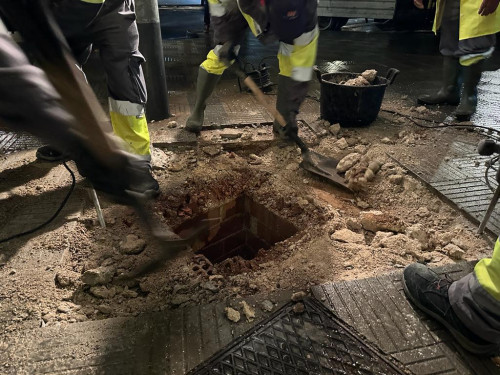El Servei Municipal d'Aiguës d'Abrera està realitzant treballs de reparació i millora al nucli urbà aquest dilluns 16 d'octubre (3).jpeg