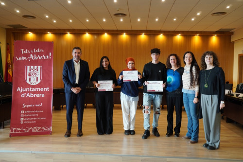 A Abrera apostem per la formació! Lliurem els diplomes acreditatius a l'alumnat de diversos cursos del Departament de Promoció Econòmica. Entrevista Grupal