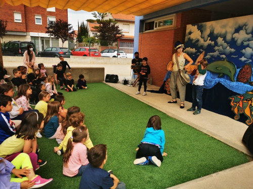 Cloenda del projecte "Hi havia una vegada" amb l'alumnat de P5 de l'Escola Ernest Lluch