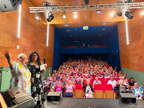 Abrera amb la gent gran activa! Gaudim de l'espectacle de teatre i el sopar d'Estiu de la nostra gent gran